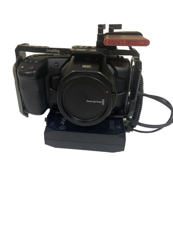 Câmera Cinema Pocket 6K Blackmagic Design + acessórios (usada) - Imagem 4