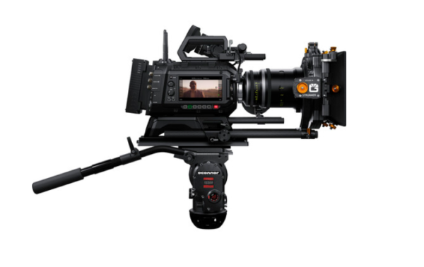 Blackmagic Design URSA Cine 12K LF Camera (PL Mount) - Imagem 2